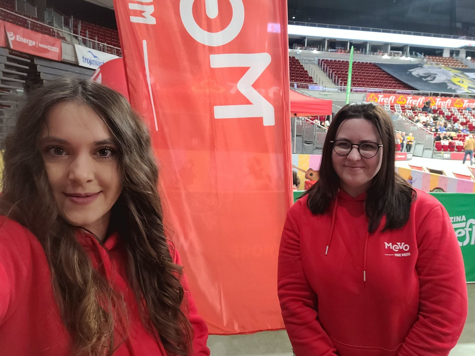 koordynatorka ds. MEVO Klaudia Kaźmierczak oraz Magdalena Kołodziejska z biura Zarządu OMGGS